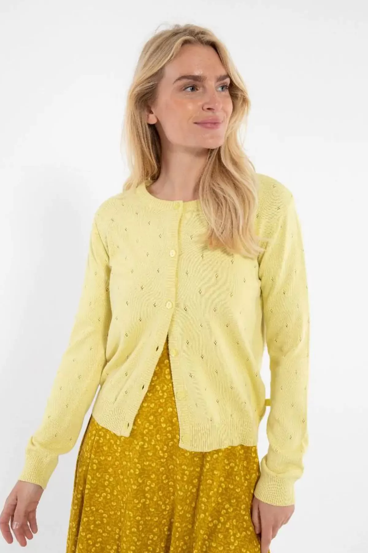 Danefæ Cardigan>Danesaga Hole Knit Cardigan Pale Yellow