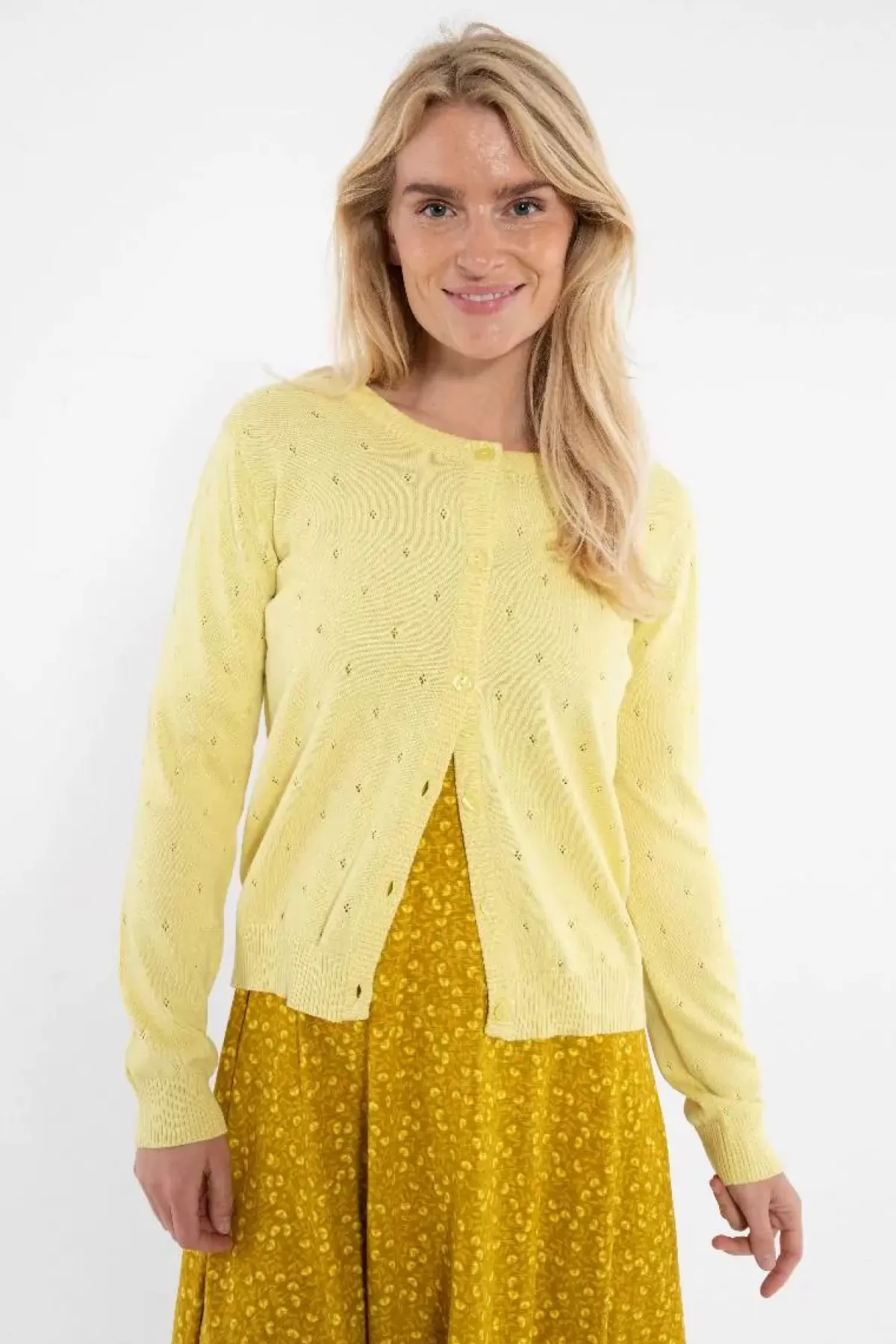 Danefæ Cardigan>Danesaga Hole Knit Cardigan Pale Yellow