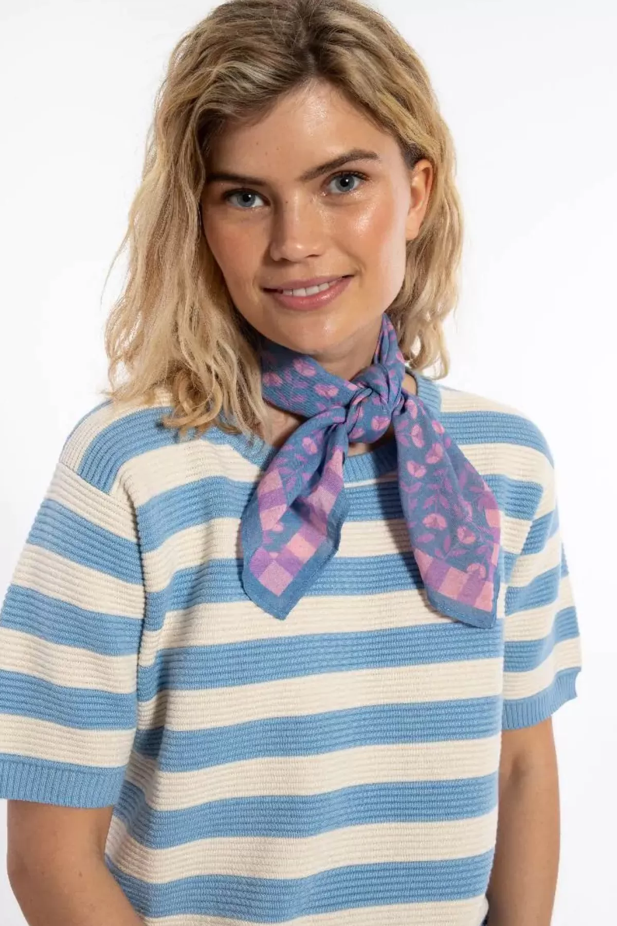 Danefæ Strickwaren>Danesilver 3D Crotchet Knit Tee Lt Blue/Chalk