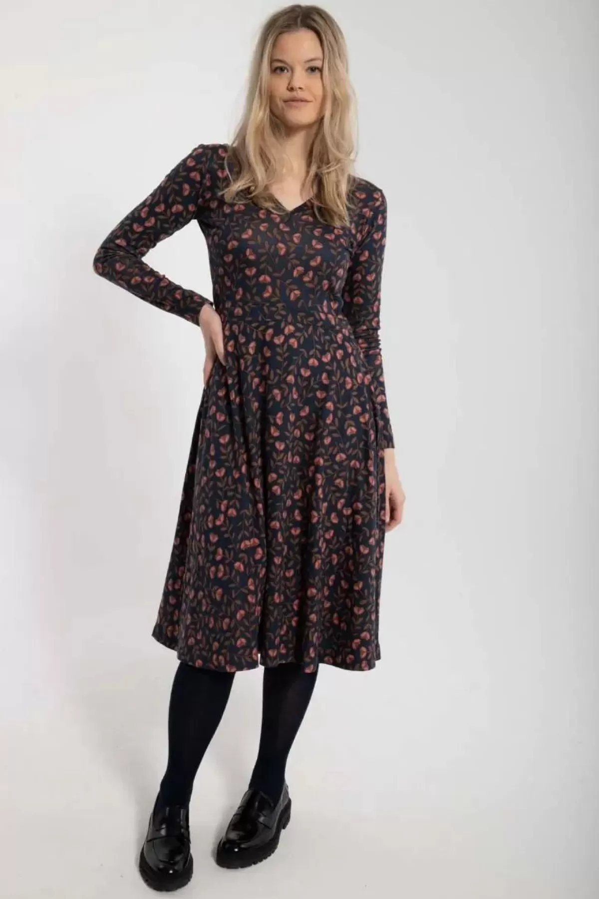 Danefæ Kleider>Organic - Danandreasen Dress Dk Navy/Redwine Fleurie