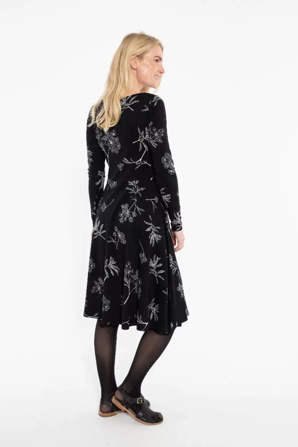 Danefæ Kleider>Organic - Danesigrid Viscose Slub Dress Black Hemlock
