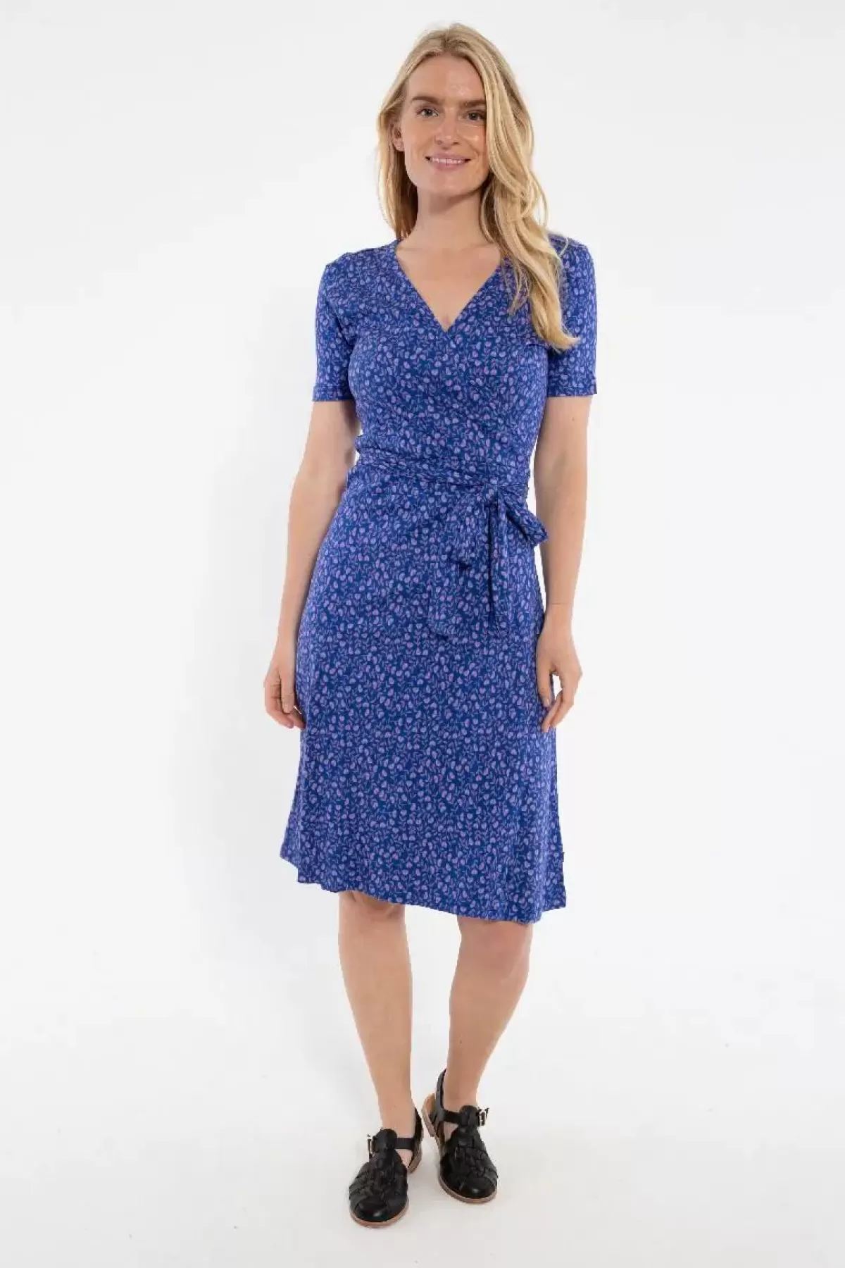 Danefæ Kleider>Organic - Danevenice Inter Dress Deep Marine Fleurie
